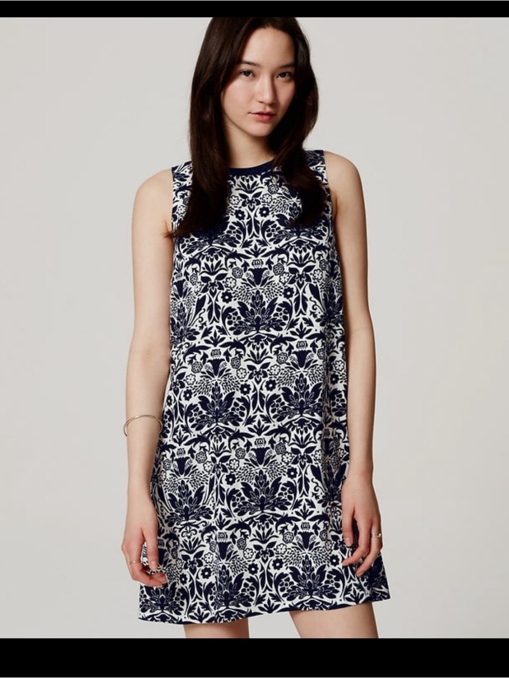 NWT LOFT Navy and White Floral Crepe Shift Knee Length Sleeveless Dress - XXL